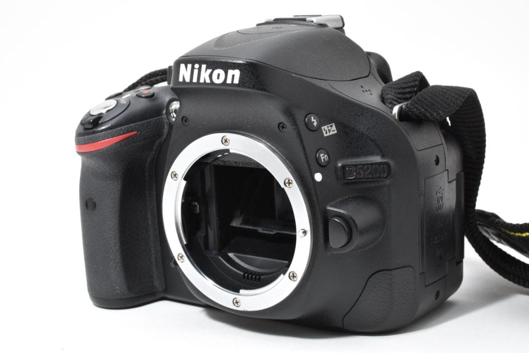 ★撮影枚数3913枚・超美品★ ニコン D5200 ボディ #21569