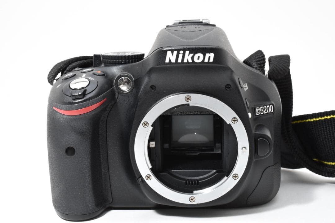 ★撮影枚数3913枚・超美品★ ニコン D5200 ボディ #21569