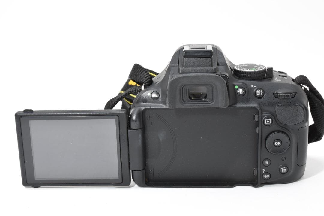 ★撮影枚数3913枚・超美品★ ニコン D5200 ボディ #21569