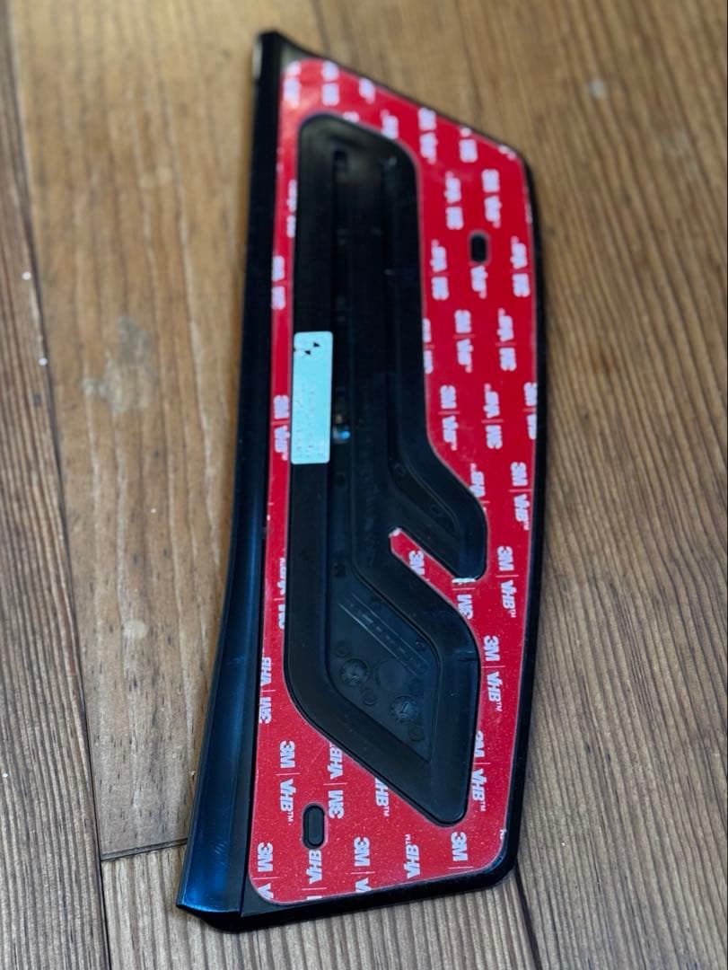 純正 M Performance ステンレス・スチール・フットレスト