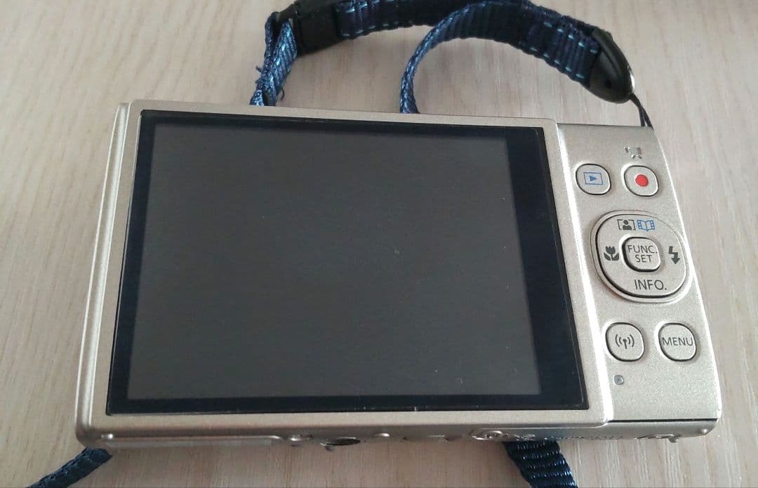 【美品】 Canon IXY 650 SL コンパクトデジタルカメラ シルバー