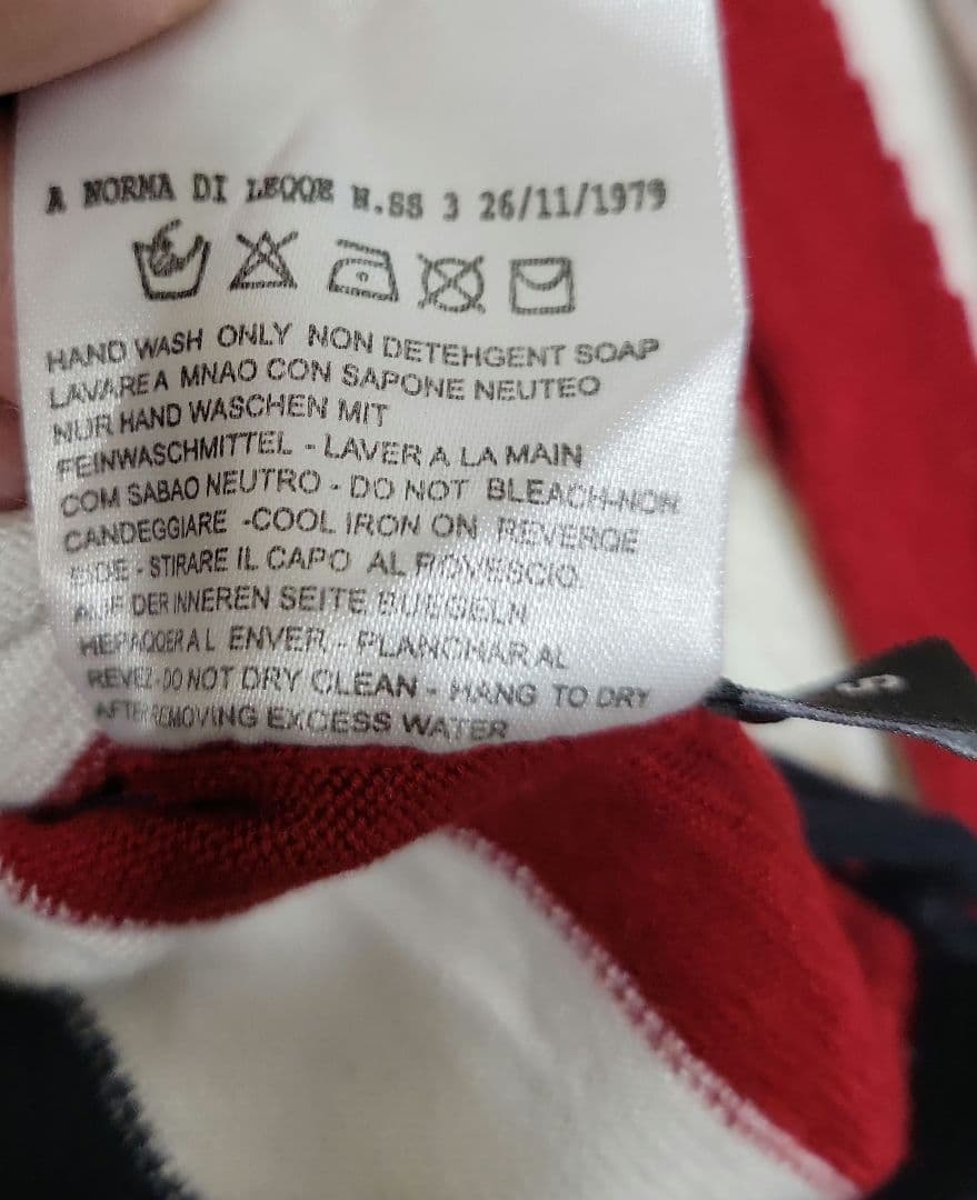 MONCLER ネイビー Vネック セーター