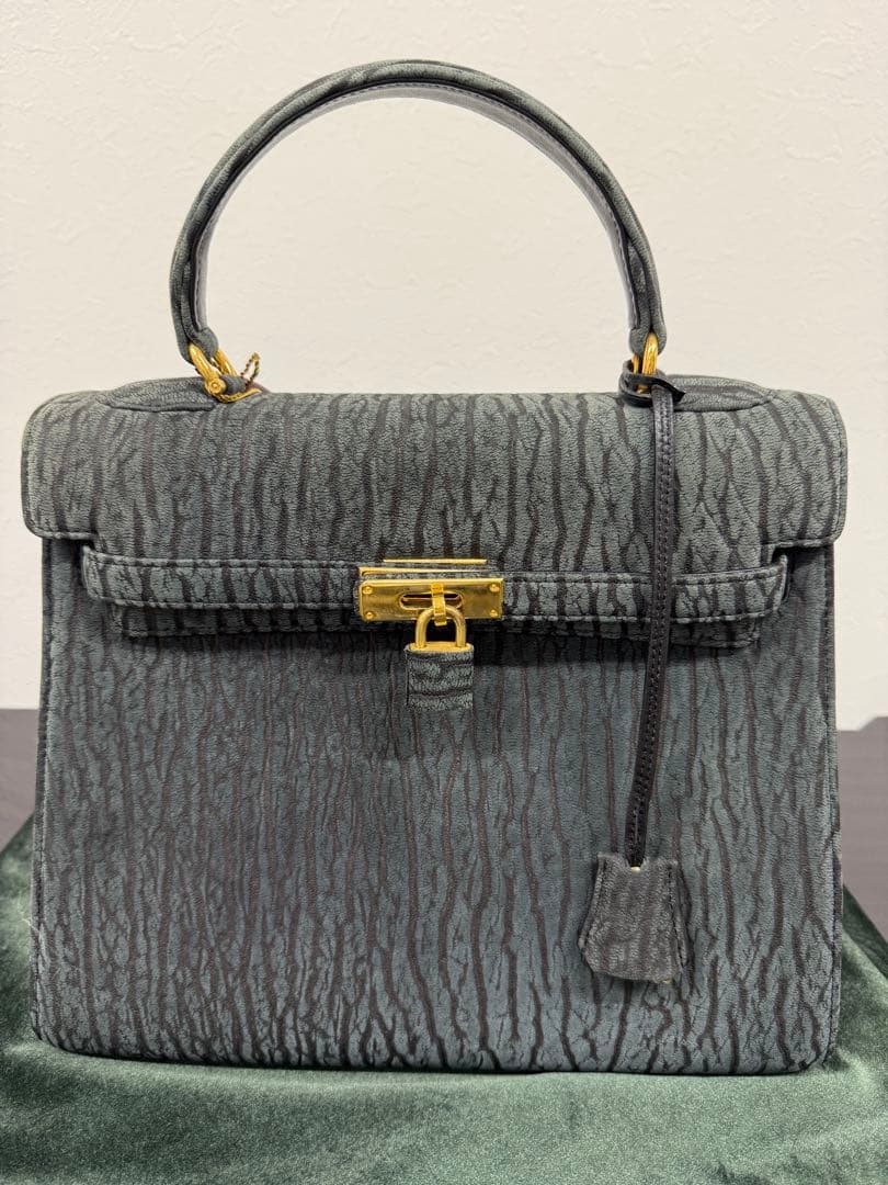 ★未使用級★ JRA認定 アザラシ本革 ハンドバッグ 鍵付き 高級感漂う逸品♪