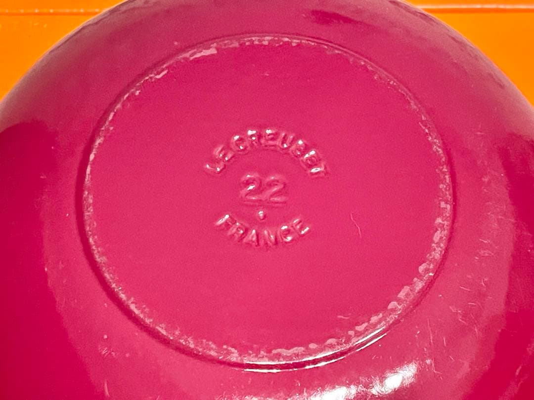 ＊＊マルミット２２cm　ル・クルーゼ＊＊美品　レッド