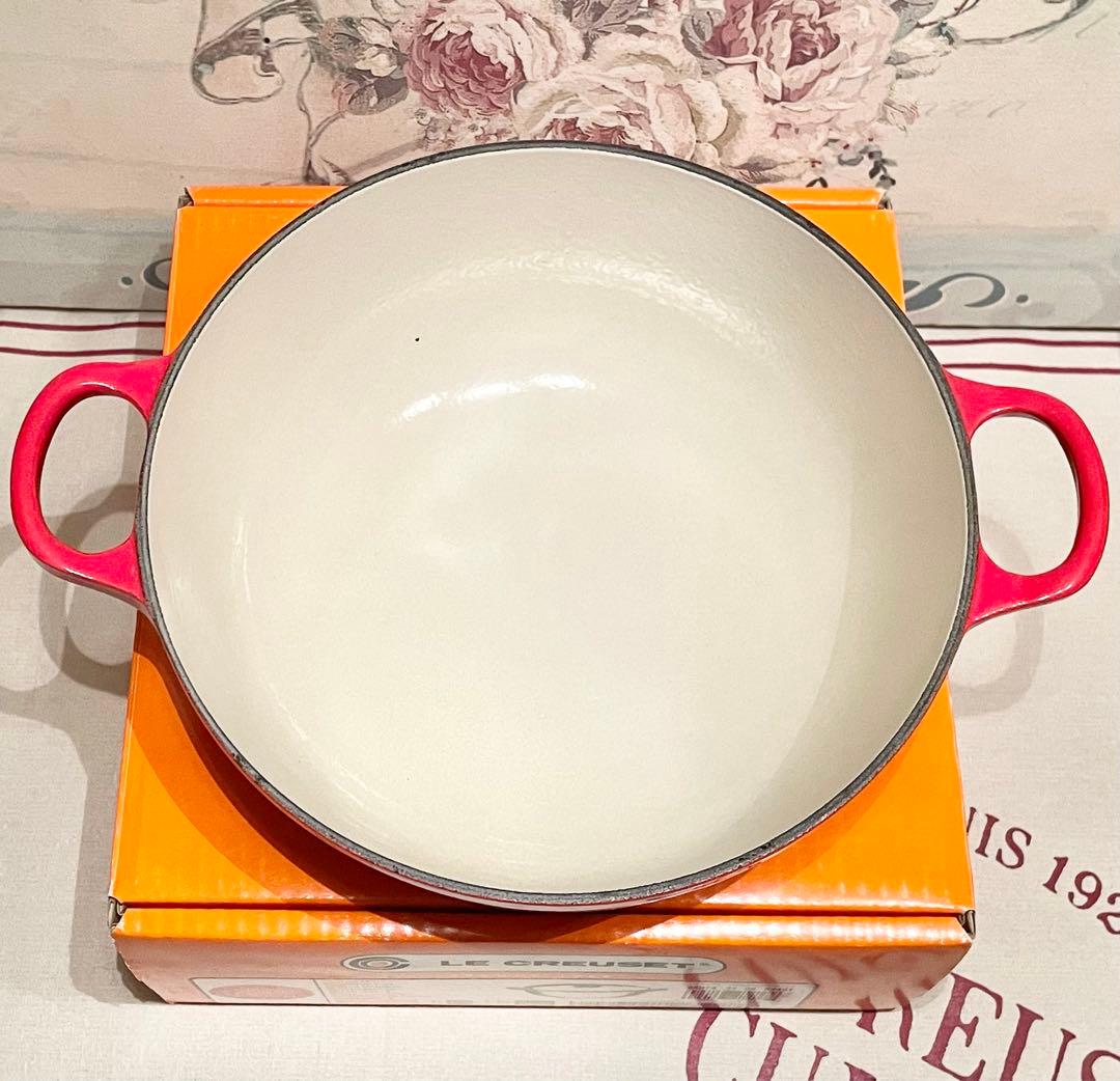 ＊＊マルミット２２cm　ル・クルーゼ＊＊美品　レッド