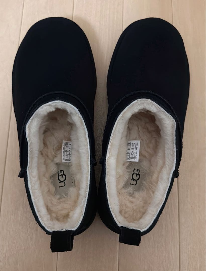 UGG　CLASSIC MICRO 25センチ