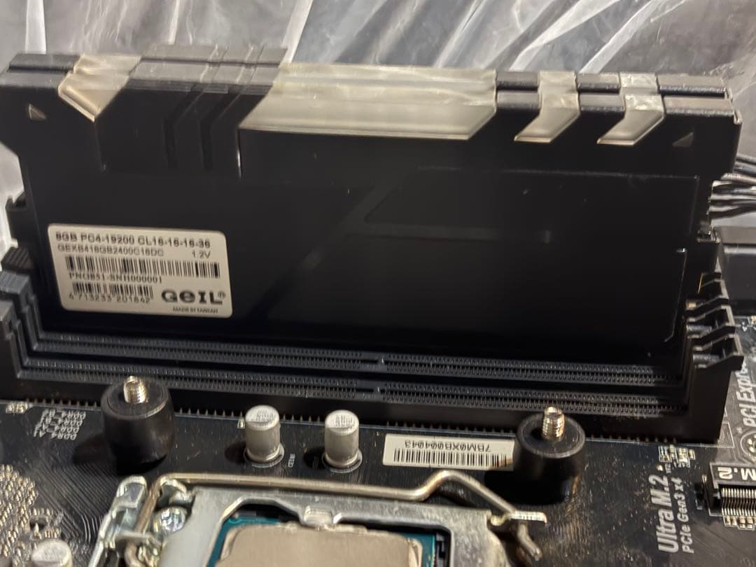 intel i7 8700k+マザボasrockZ370pro4+メモリ、電源