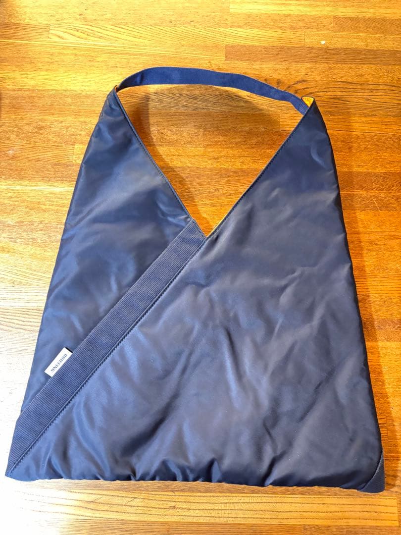 BRIEFING TILT TRIANGLE TOTE ネイビー