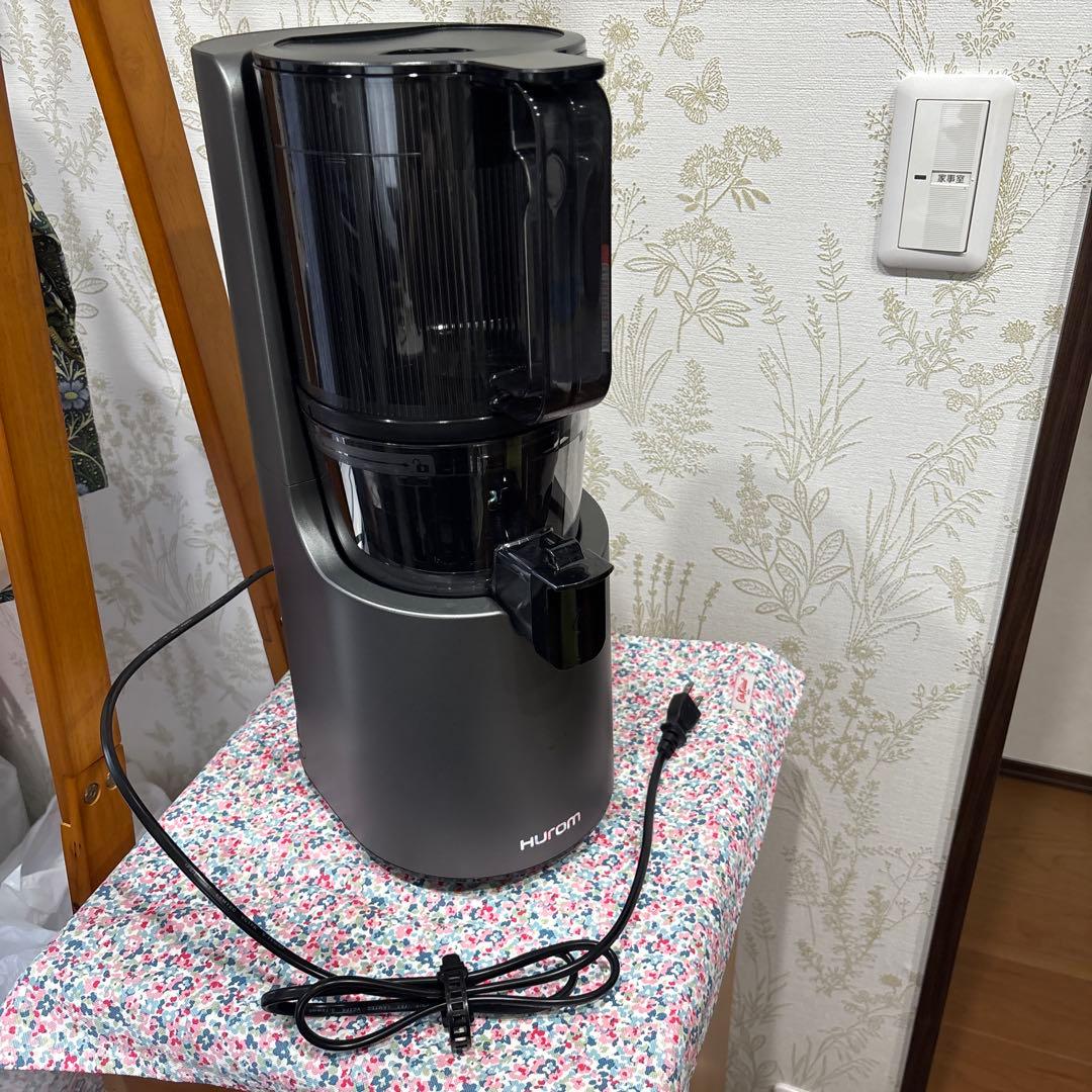 Hurom スロージューサー グレー