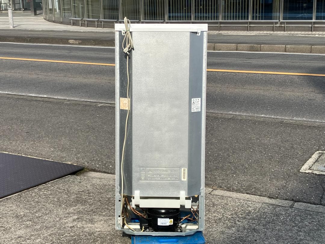 愛知岐阜/送料込★美品★シャープ 137L冷蔵庫 SJ-C14A-W 2015年