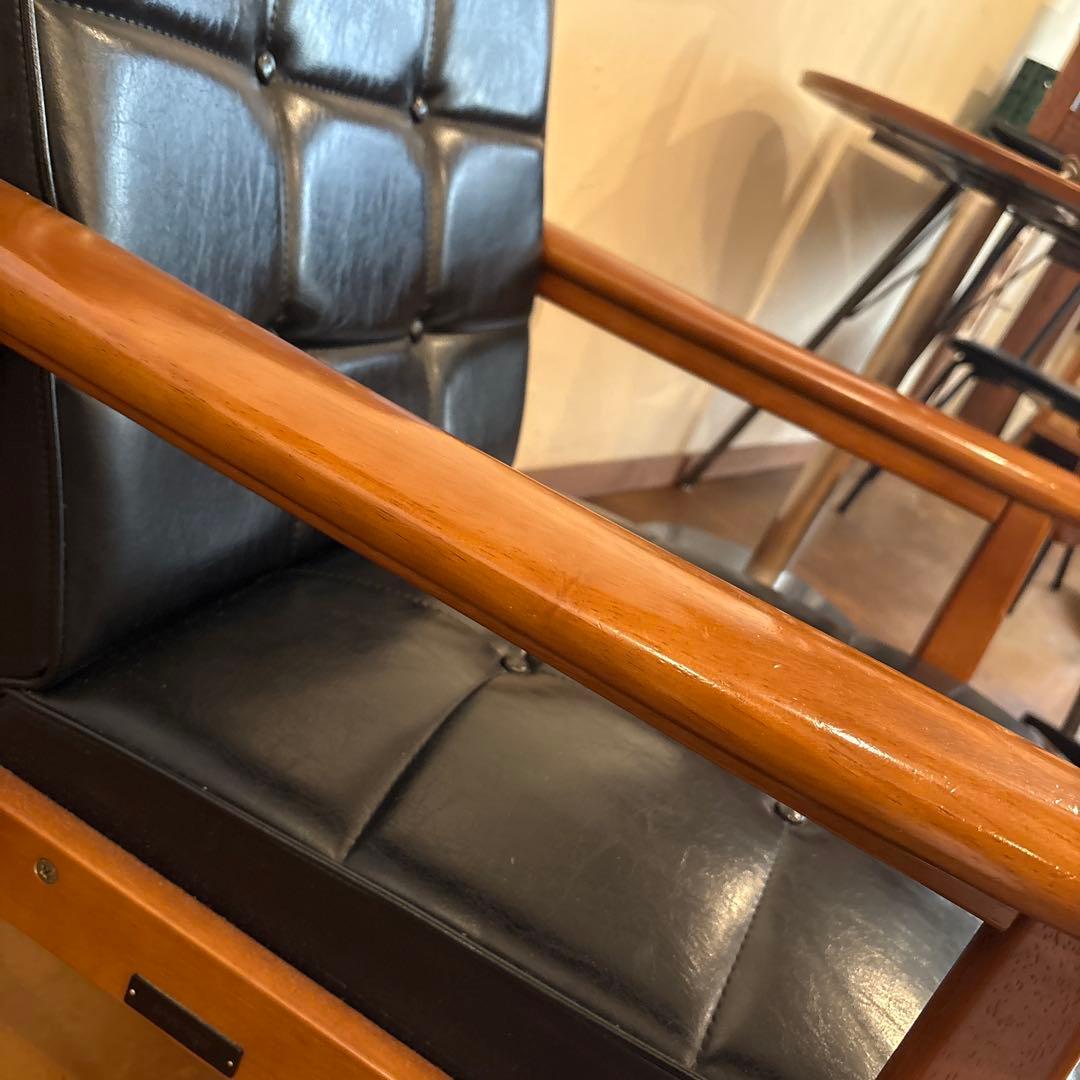 カリモク60 1人掛けソファ 黒①