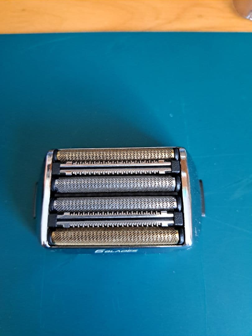 週末限定 値下げ！電気シェーバーイズミ6枚刃IZFIZF-V950S