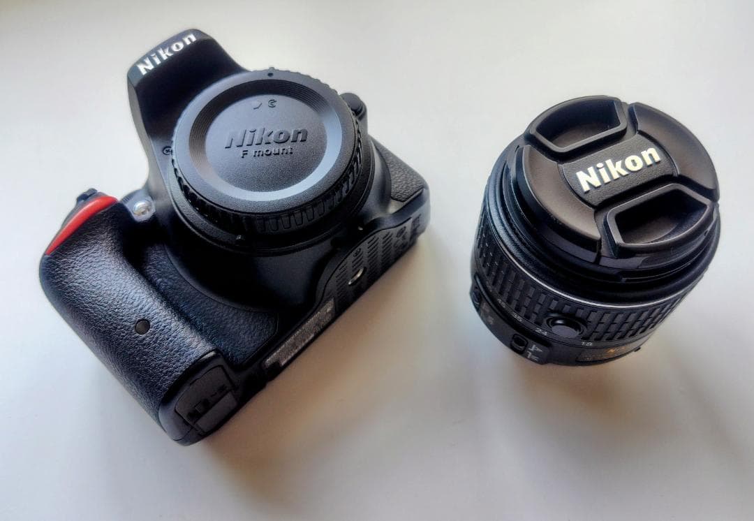 Nikon D5500 ダブルズームキット＋三脚＋レンズフィルター