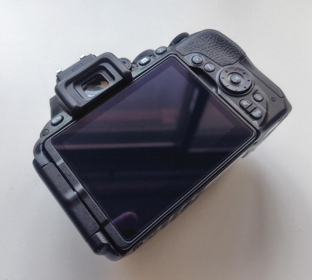 Nikon D5500 ダブルズームキット＋三脚＋レンズフィルター