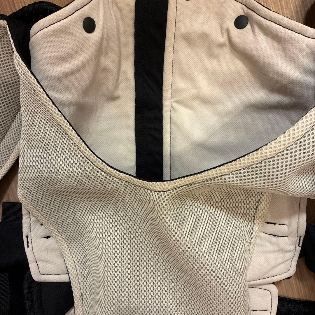 べべスワン　メッシュ抱っこ紐 黒