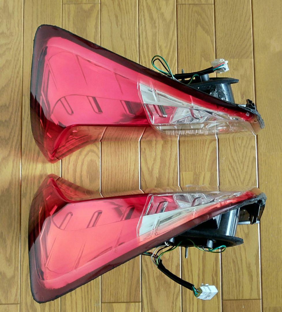 ZVW30 プリウス LED テールライト 左右セット