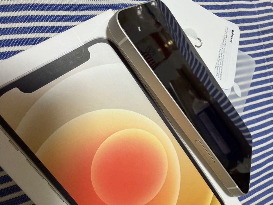 iPhone 12 mini ホワイト 本体　64GB SIMロック au