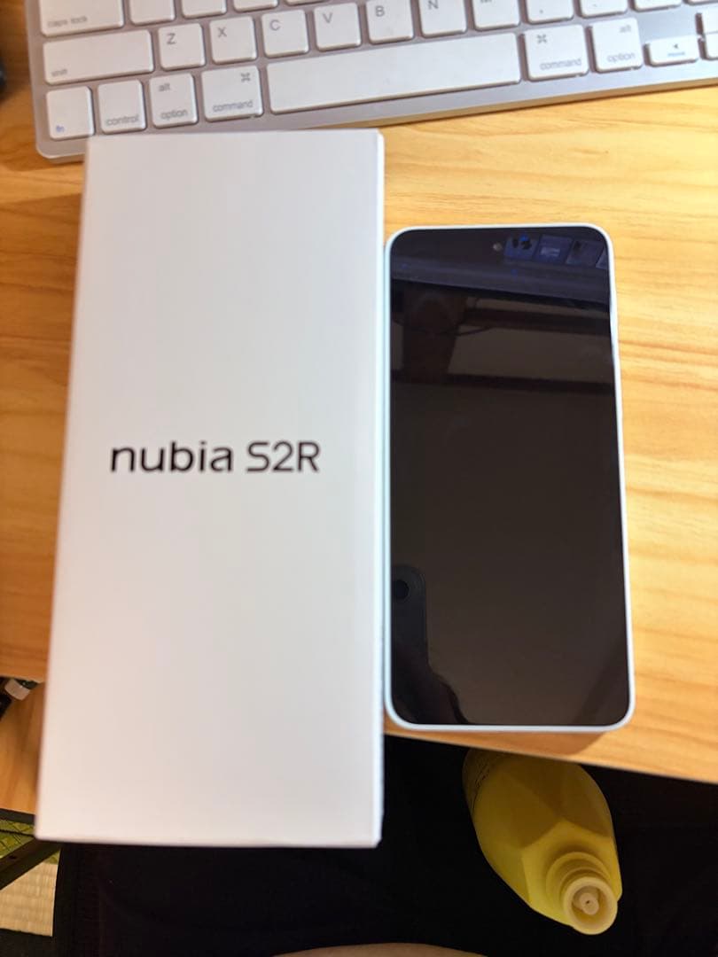 Nubia S2R スマートフォン、箱入り新品。