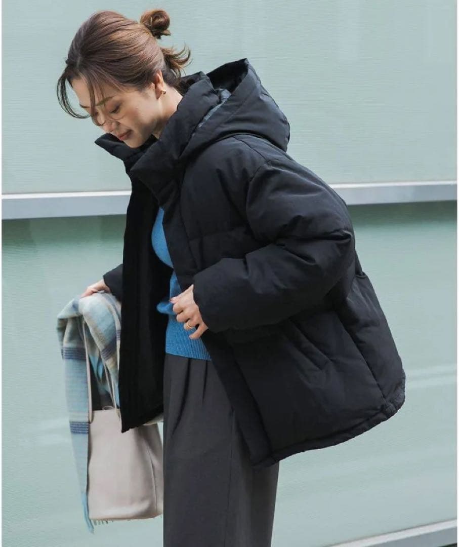 【未使用品タグあり】黒 フード付きダウンジャケット レディースMサイズ