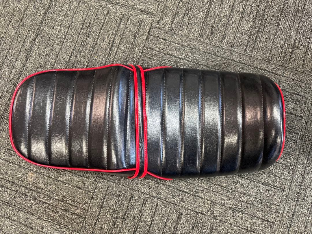 黒赤皮タックロールシートNC39 NC42 CB400SF VTEC REVO