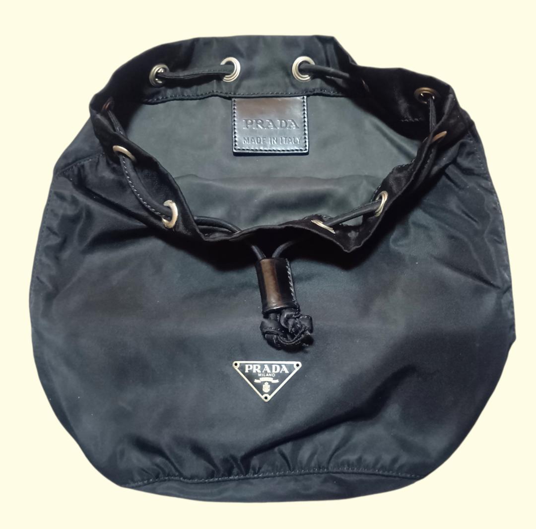 PRADA ブラック ナイロン ポーチ　未使用　美品