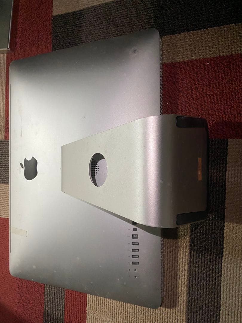 ④ iMac 21.5インチ　Mid 2011 ジャンク品