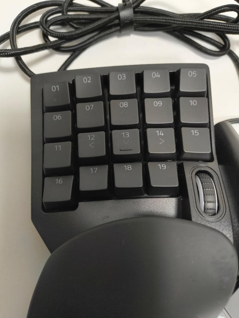 Razer Tartarus Pro 左手デバイス