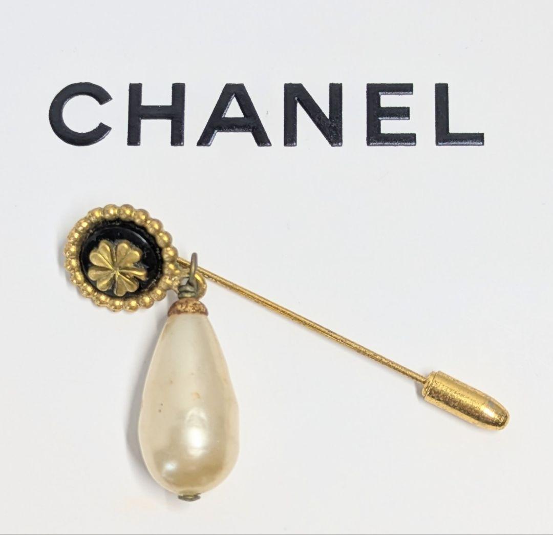 CHANEL シャネル　クローバー モチーフパール ピンブローチ　フェイクパール