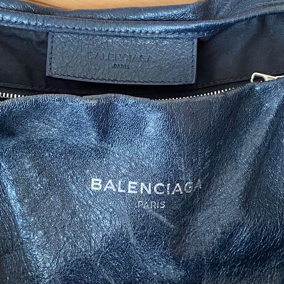 Balenciaga バレンシアガ ネイビーカバ