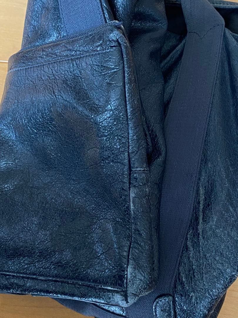 Balenciaga バレンシアガ ネイビーカバ