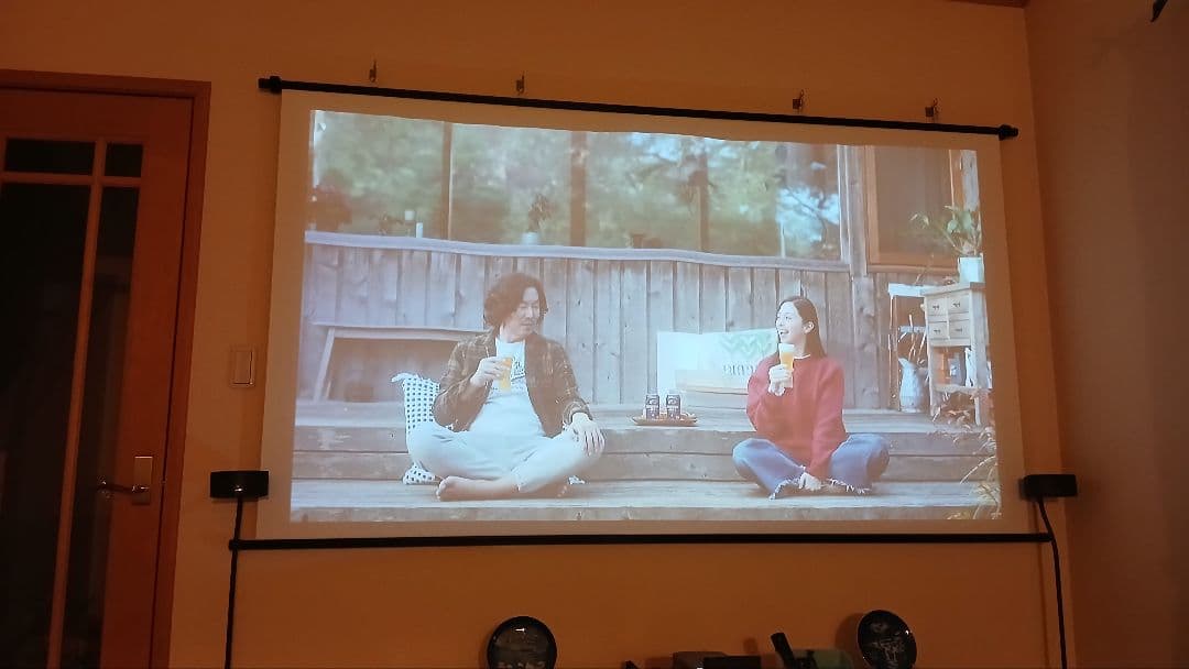 プロジェクター　LG　超短焦点　PF1000UG　お試し用のお品です。