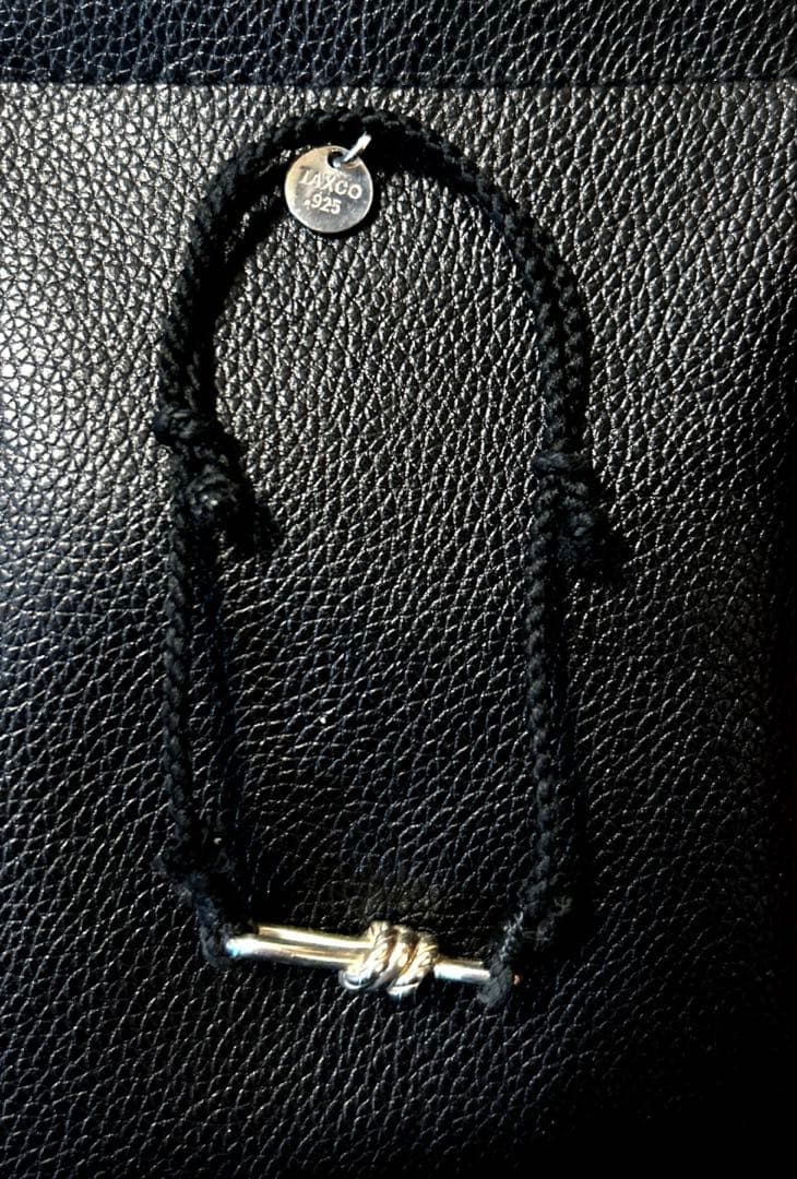 アクセサリー XOLO Twisted Rope Link SilkCode Bracelet