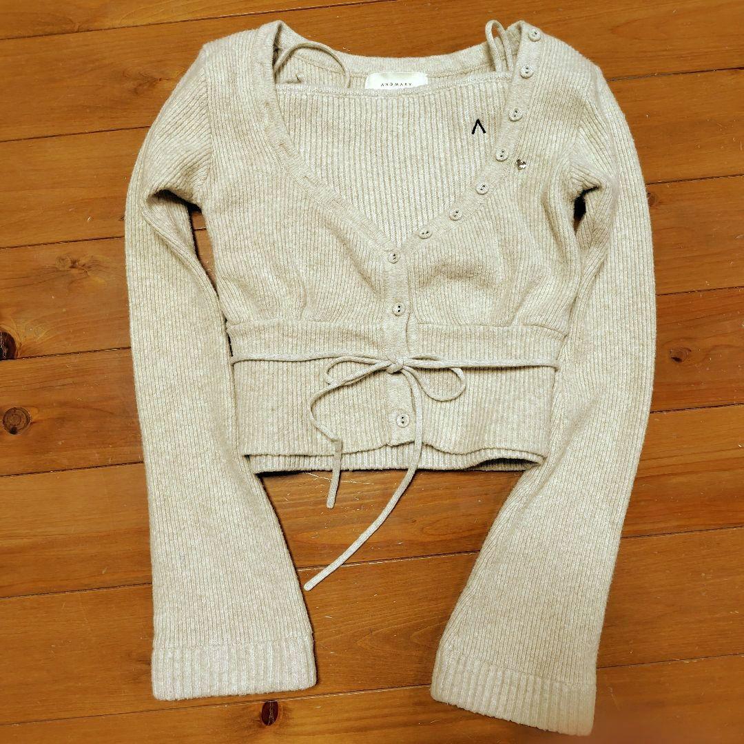 andmary Delta button tops ベージュ
