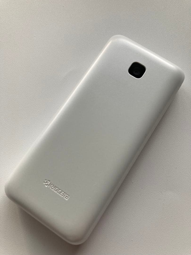 SIMロック済　au GRATIN KYF42 ホワイト利用制限○