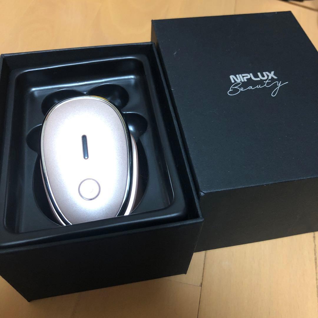 EMS 美顔ローラー　NIPLUX Beauty QRELLE