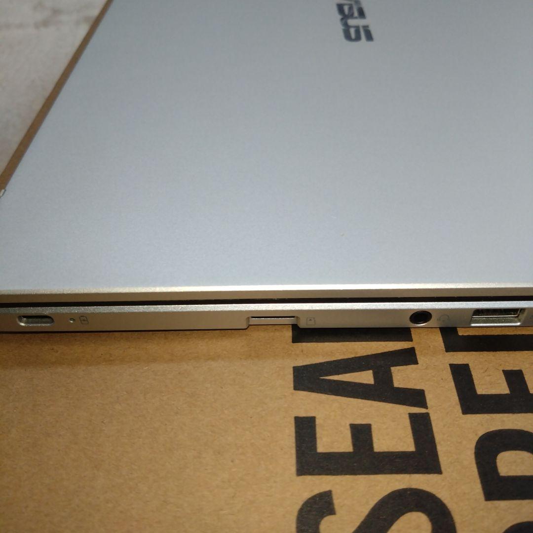 ASUS Chromebook c523na シルバー