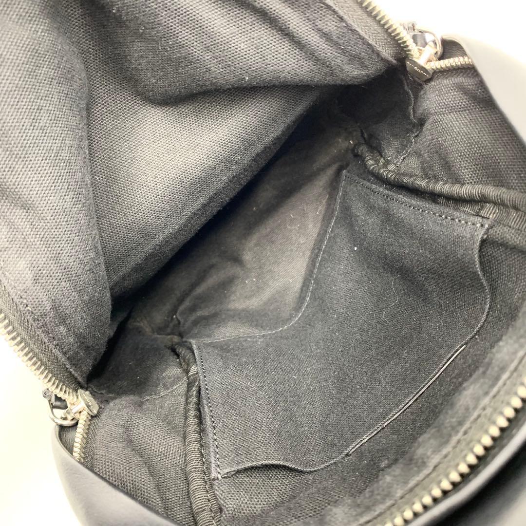 美品 GIVENCHY レディース スター ミニリュック オールレザー ブラック