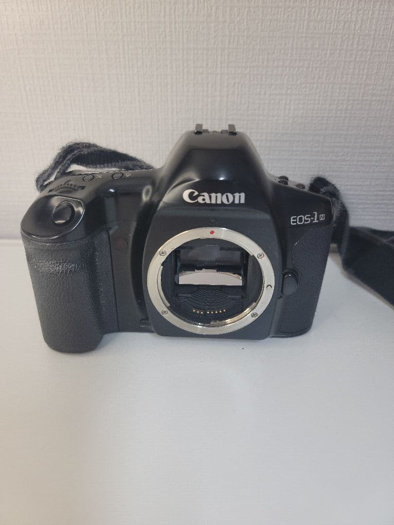 Canon EOS-1 一眼レフカメラ 本体とケース