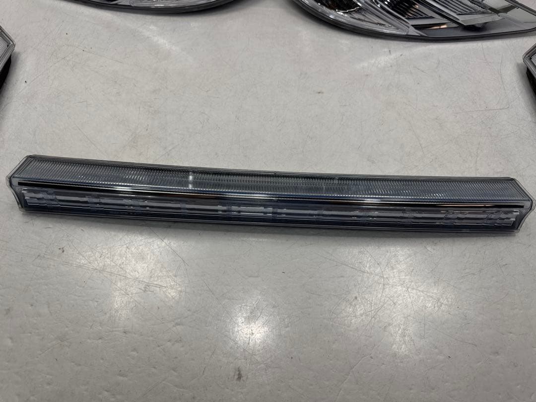 エスティマ[AHR20W 後期]クリア ブレーキランプ左右テールライト