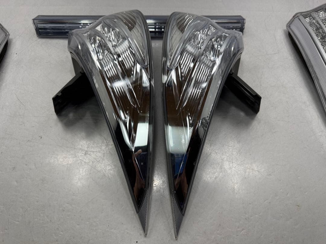 エスティマ[AHR20W 後期]クリア ブレーキランプ左右テールライト