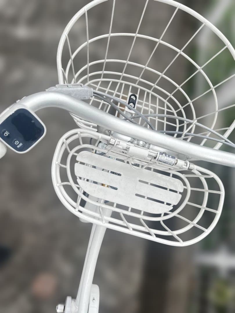 電動アシスト自転車 イルミオ（ホワイトモデル E.XBKホワイト　限定