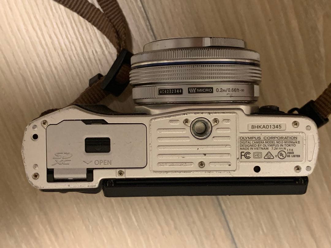 Olympus OM-D ミラーレスカメラ 本体とレンズ2本