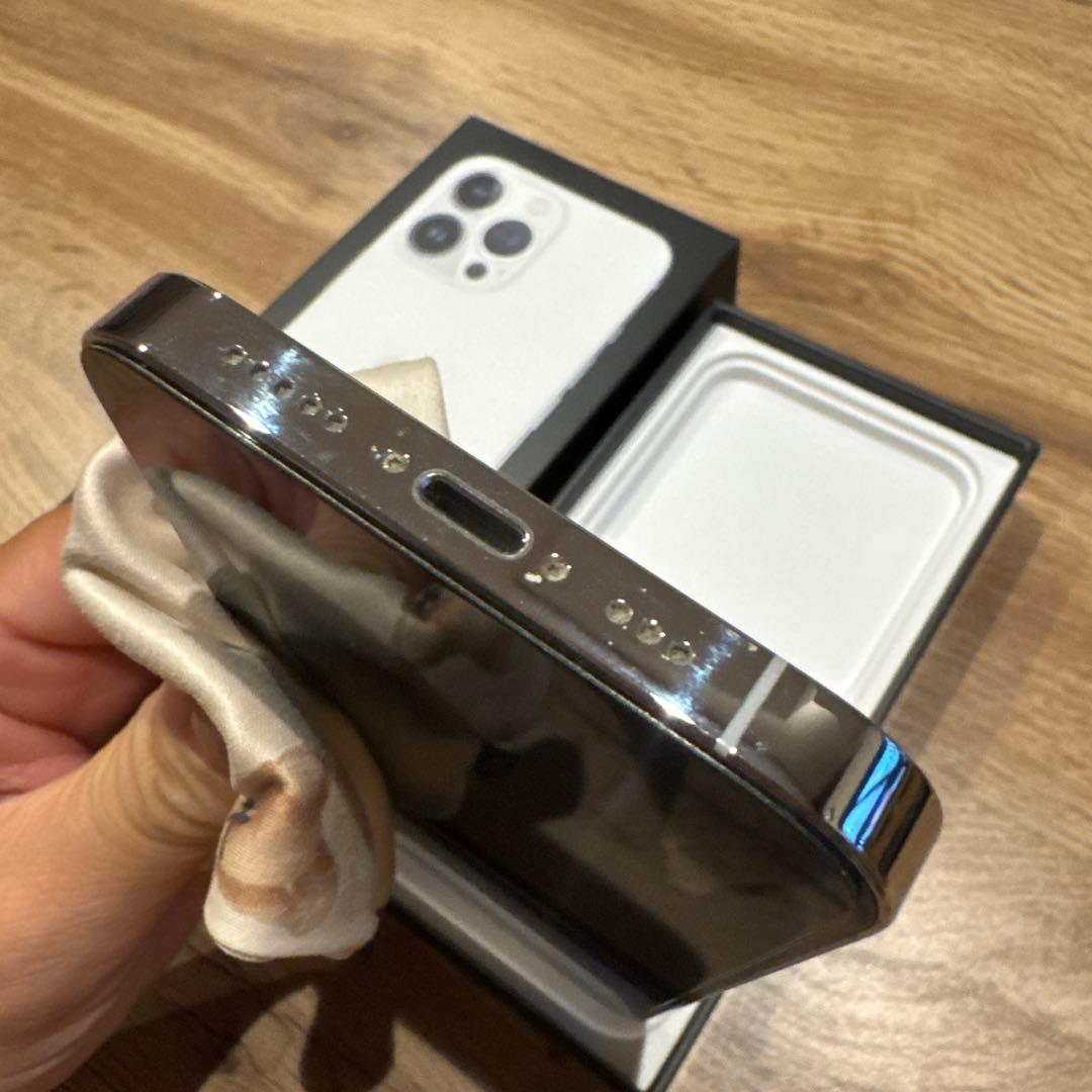 【美品】iPhone13pro １２８GB SIMフリー