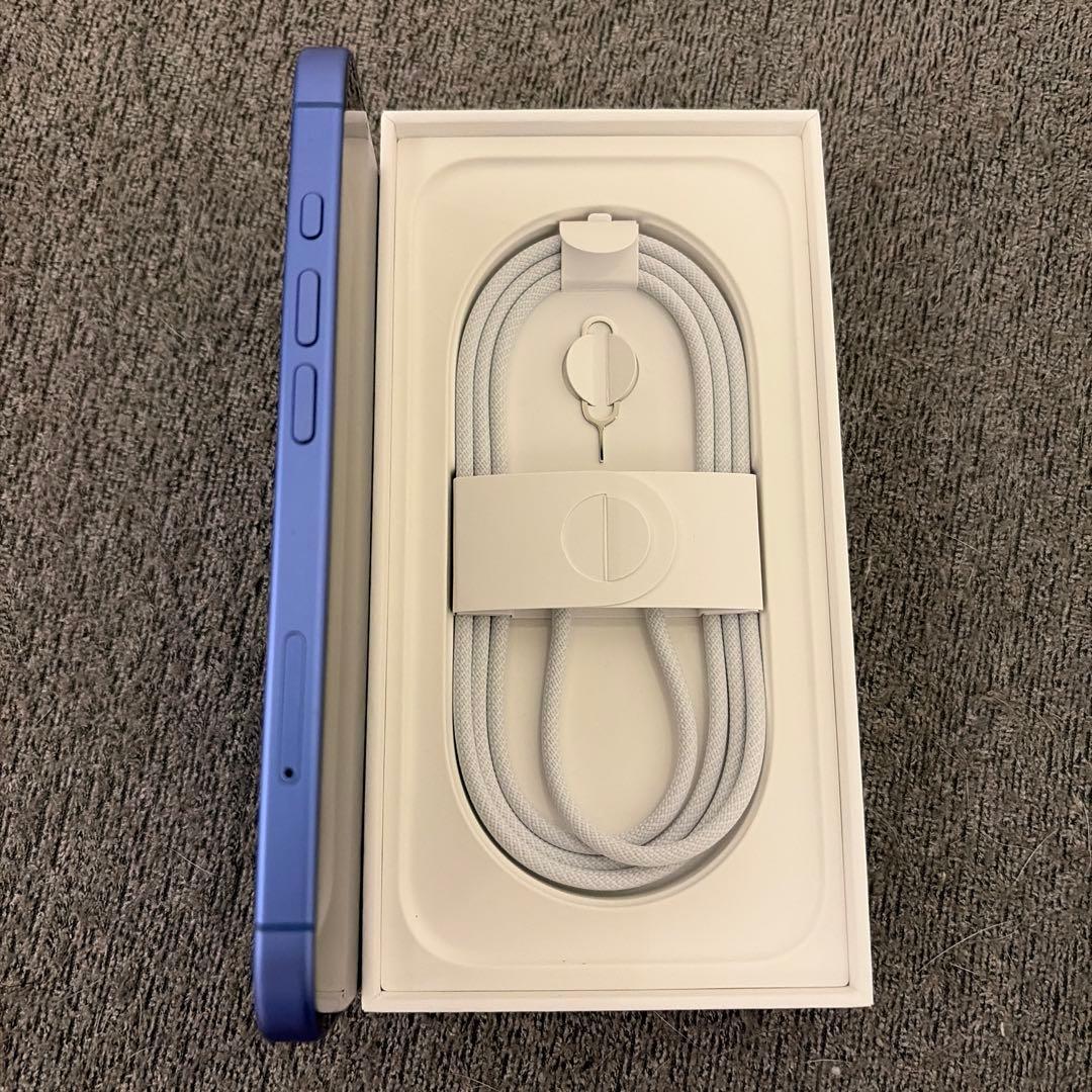 Apple iPhone 16 本体 ブルー