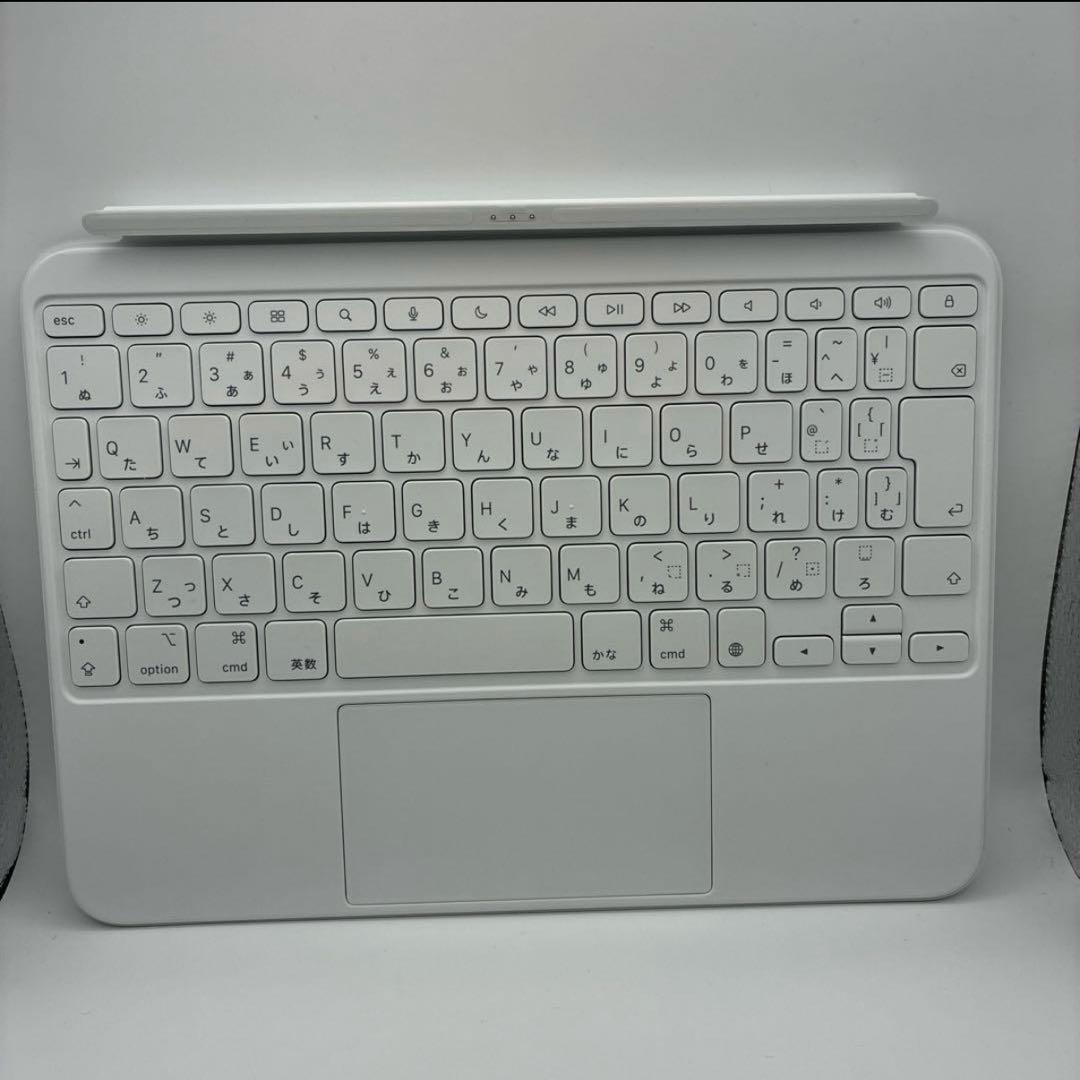 【美品】　iPad Magic Keyboard Folio A2695