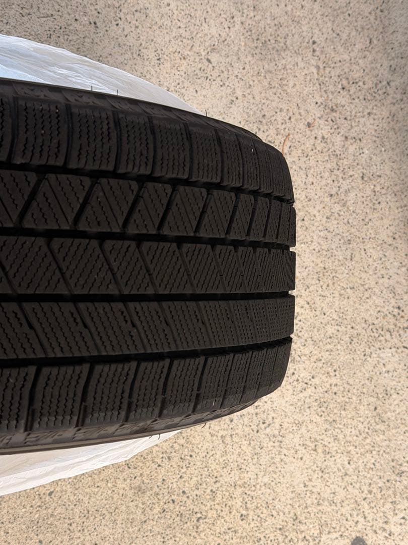 値下げ‼︎スタッドレス4本ホイル付きブリヂストン VRX3 16インチブリザック