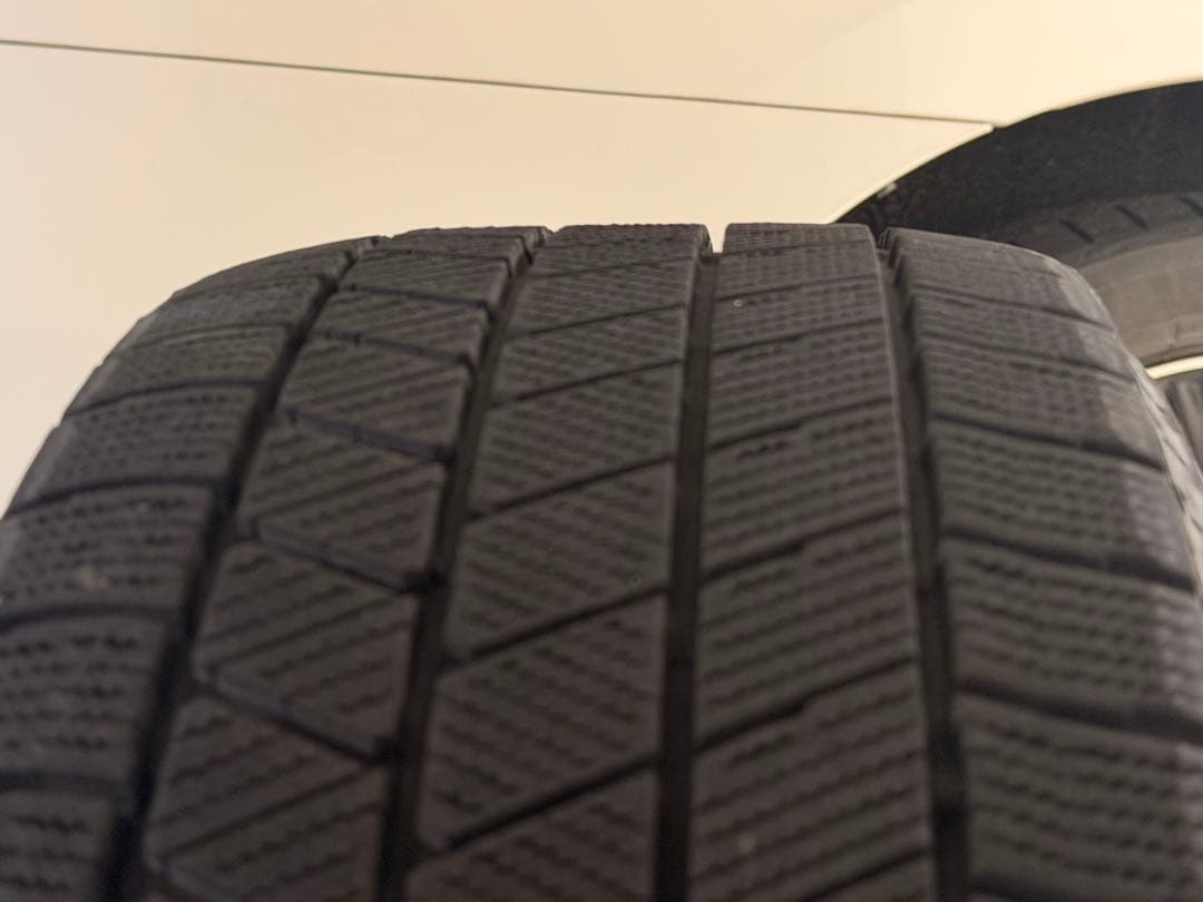 値下げ‼︎スタッドレス4本ホイル付きブリヂストン VRX3 16インチブリザック