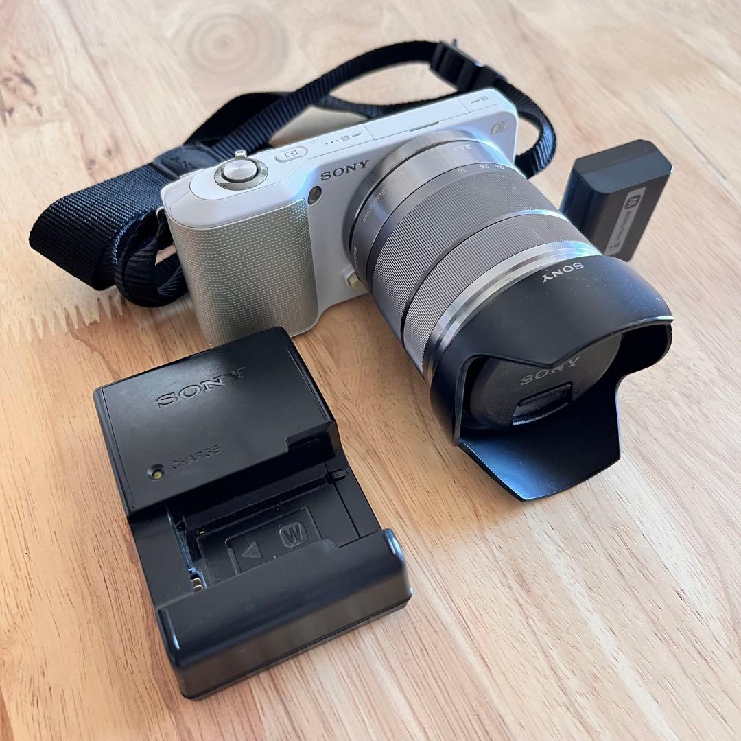 【ピンクの猫】SONY NEX-3 18-55mm F3.5-5.6