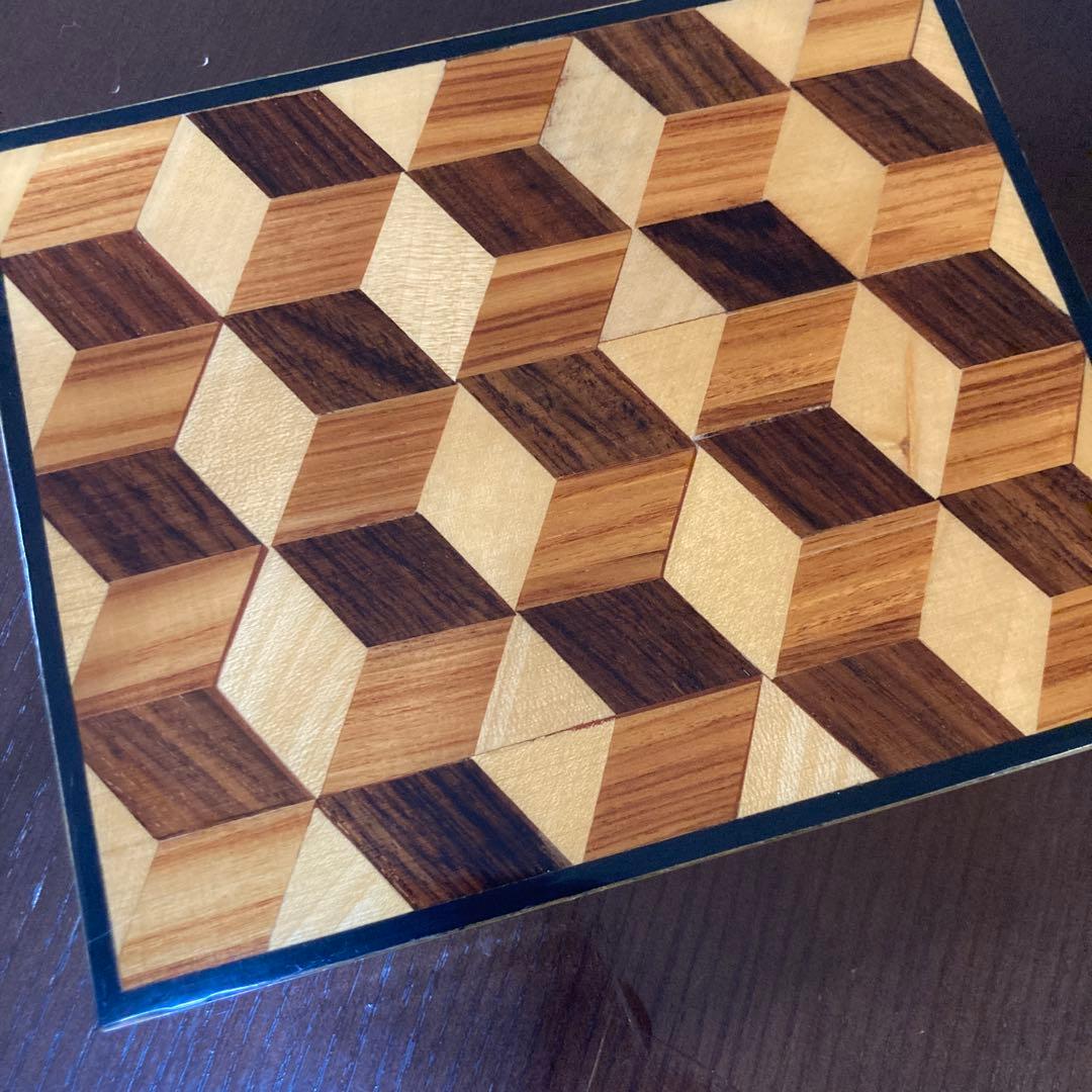 【期間限定値下げ】GUCCI 木製小物入れ