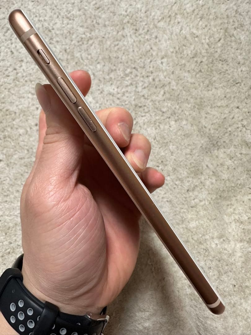 iPhone 8 Plus 64GB ゴールド 本体 / バッテリー100%
